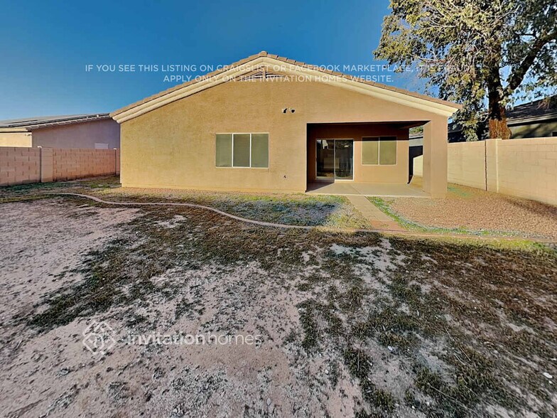 Building Photo - 14913 N 153rd Ave