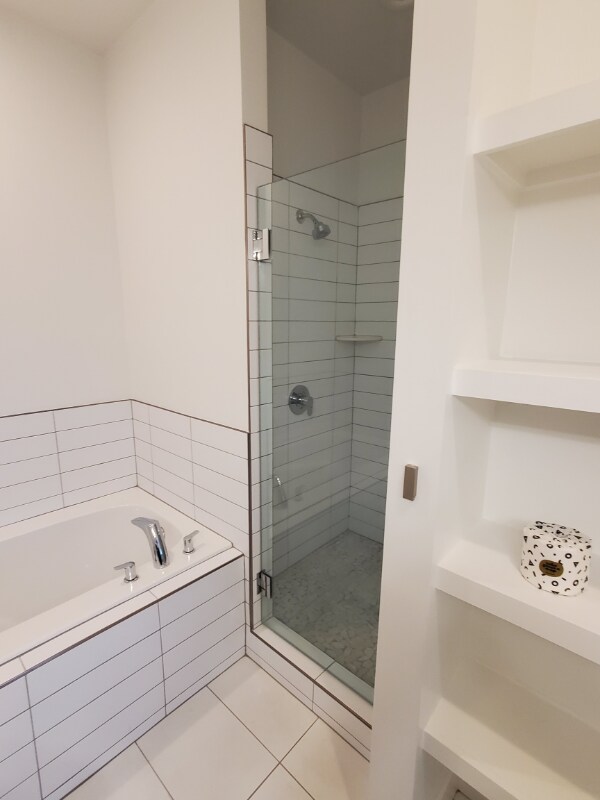 Building Photo - 2183 525 W