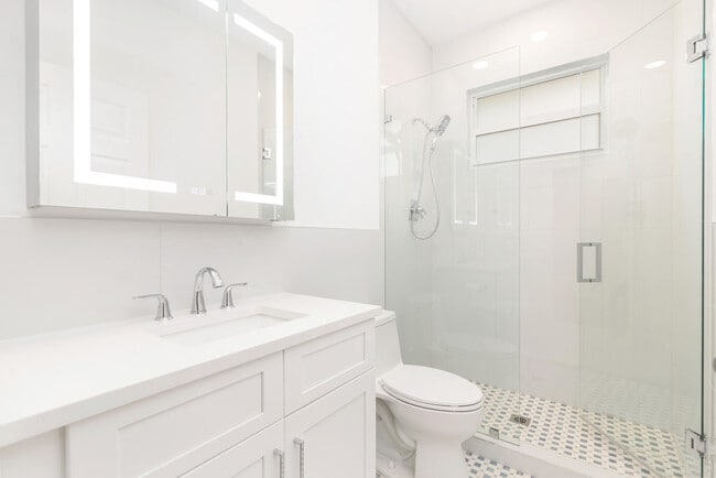 Building Photo - 3317 Embassy Dr