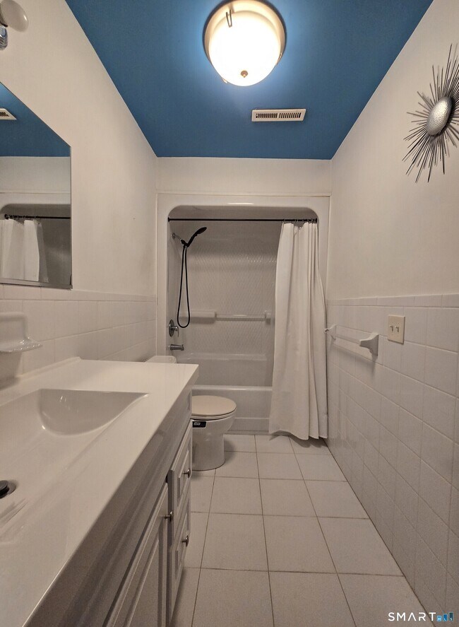 Building Photo - 7 Bryson Ave