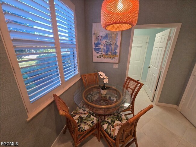 Building Photo - 10640 Camarelle Cir