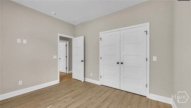 Building Photo - 1019 W 35th St