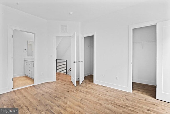 Building Photo - 11224 Bunsen St