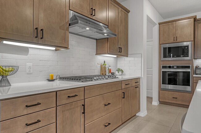 Building Photo - 4740 Chantilly Rd