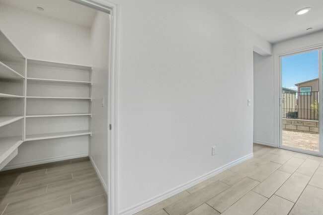 Building Photo - MULTI-GENERATIONAL New Build Home with En Suite In Skye Canyon!