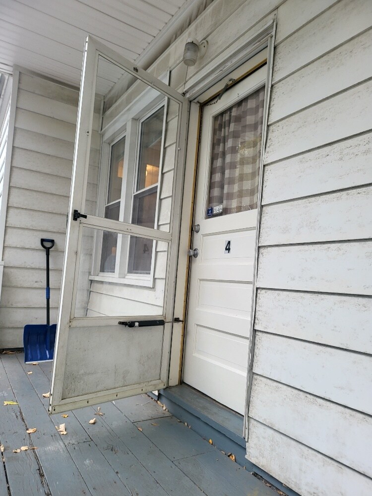 Building Photo - 46 Brighton St