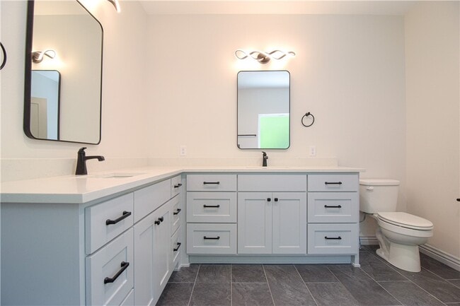 Building Photo - 13734 Canal St