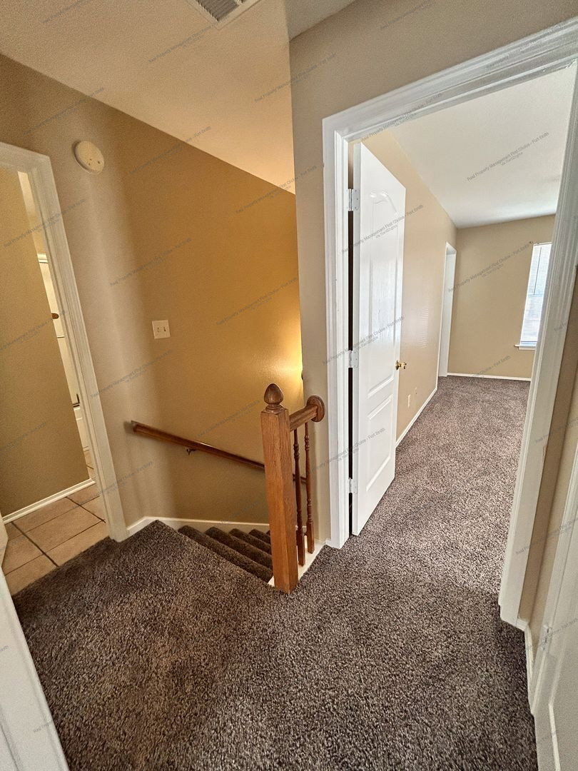 Building Photo - 1206 S 41st Cir