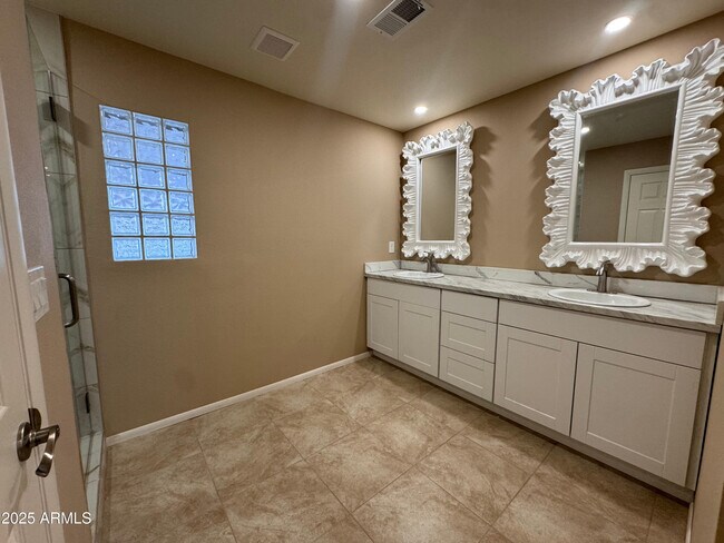 Building Photo - 12429 N Escobar Way