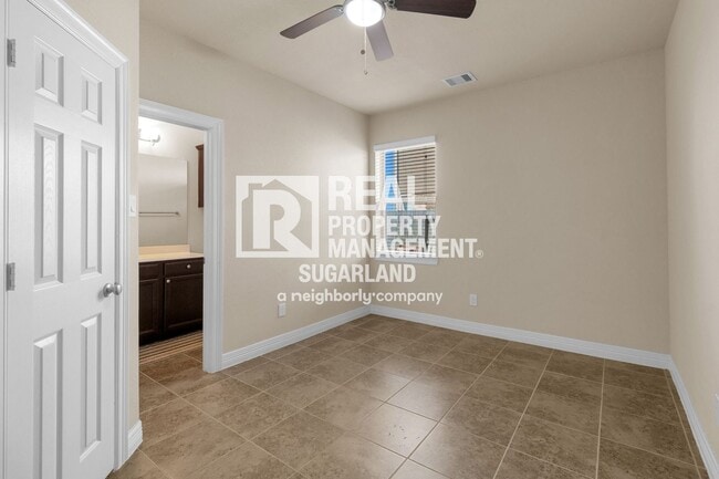 Building Photo - 18607 Pelham Grove Ln