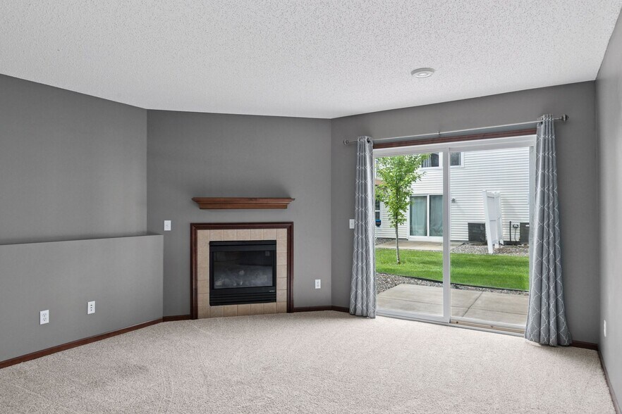 Building Photo - 15424 Foster Dr N