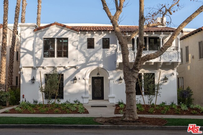 Building Photo - 132 S Oakhurst Dr