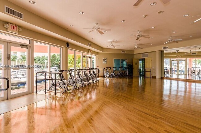 Building Photo - 3370 Hidden Bay Dr