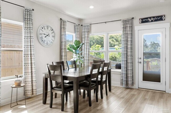 Building Photo - 249 Camellia Dr