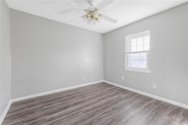 Building Photo - 4017 Cottage Hill Rd