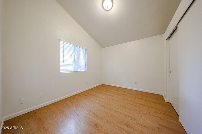 Building Photo - 214 S Rush Cir E