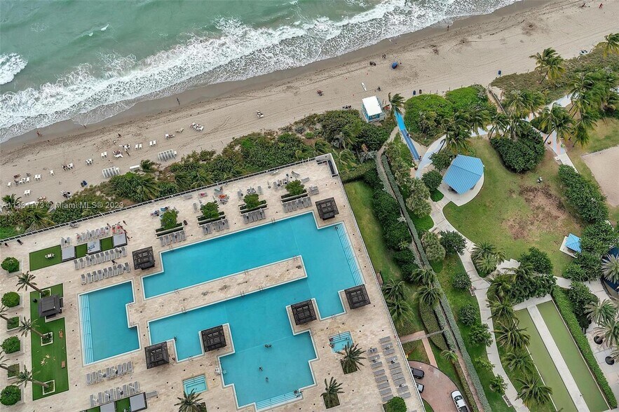 Building Photo - 1850 S Ocean Dr