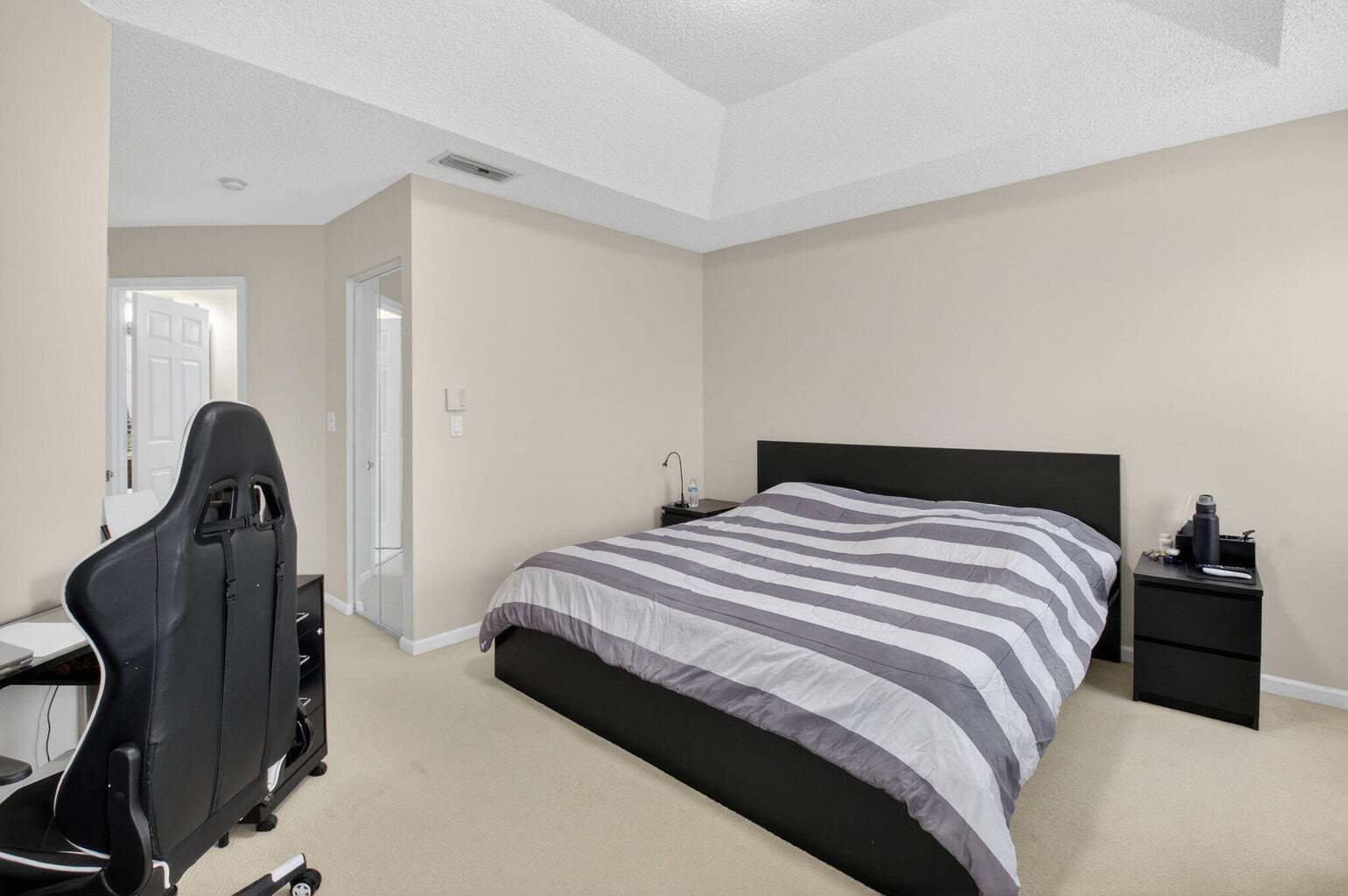 Building Photo - 20951 Via Alamanda