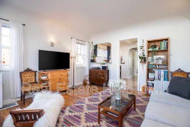 Building Photo - 2009 S 1500 E