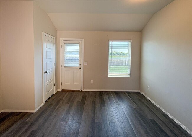 Building Photo - 528 Fox Burrow Ln