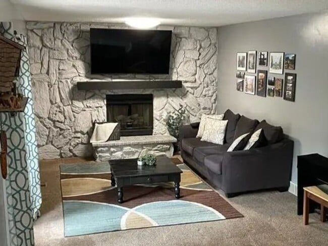 Building Photo - Prime Papillion Location Near Schools & Amenities