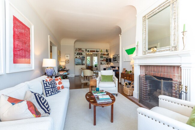 Building Photo - HUGE 5+BR/4.5BA Four Story Presidio Hts./ Laurel Village Home! Garage! Flat Yard!  PROGRESSIVE