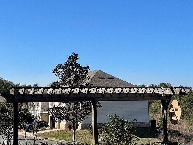 Building Photo - 505 Arbor Lake Dr