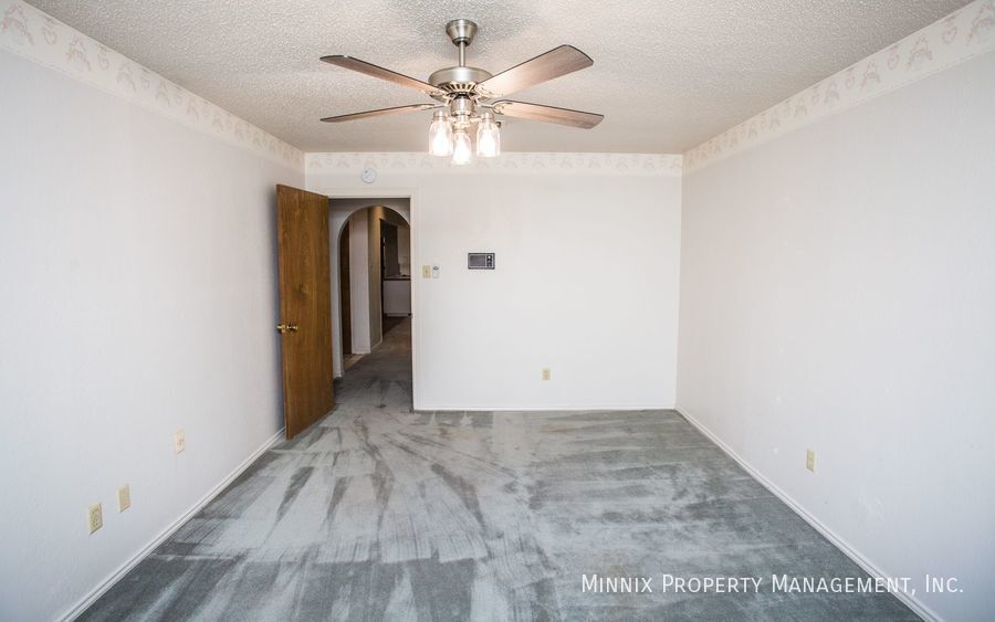 Building Photo - 7713 Lynnhaven Ave