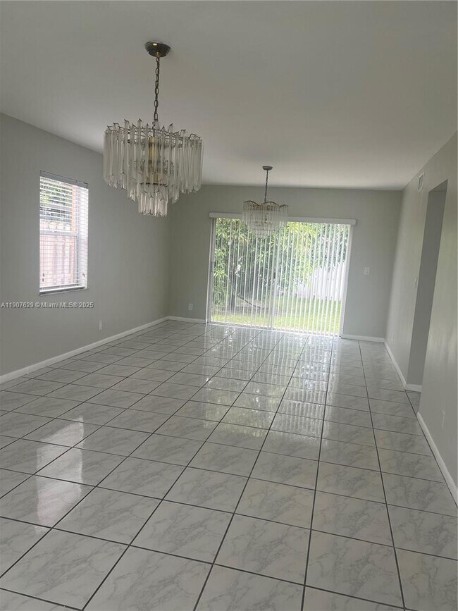 Building Photo - 2661 Huron Way