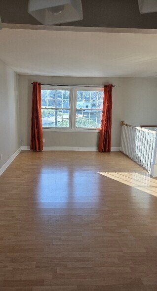 Building Photo - 1378 Devon Dr NW