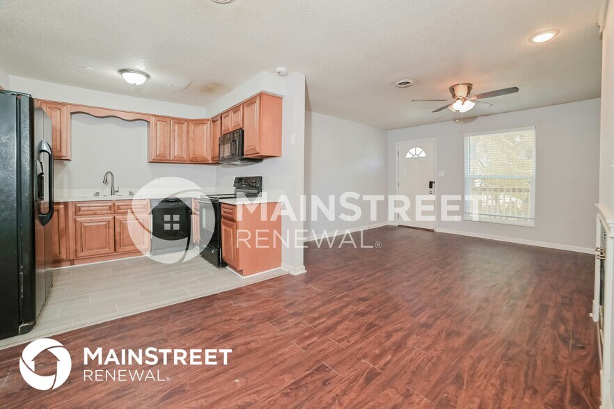 Building Photo - 2305 Ridgecrest Dr