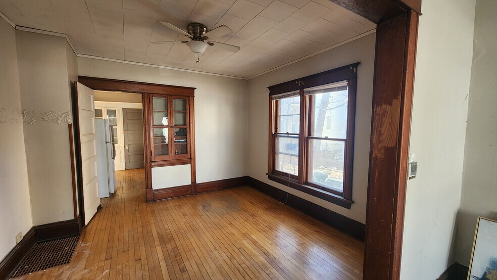 Building Photo - 146 N Hancock St