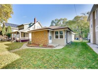 Building Photo - Large 1 bedroom side by side - Section 8 a...