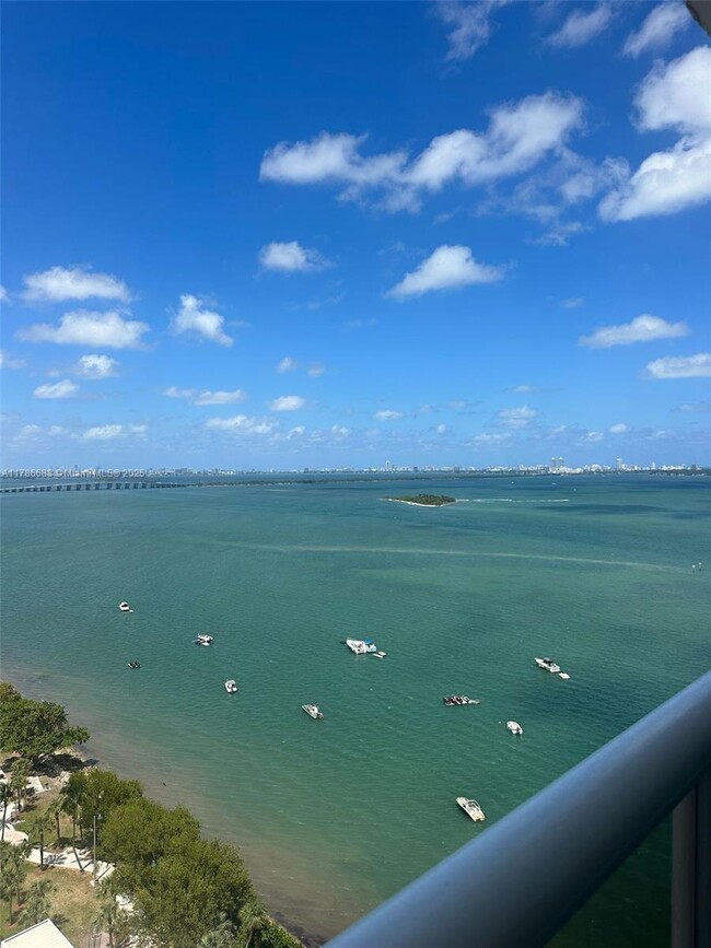 Building Photo - 1717 N Bayshore Dr