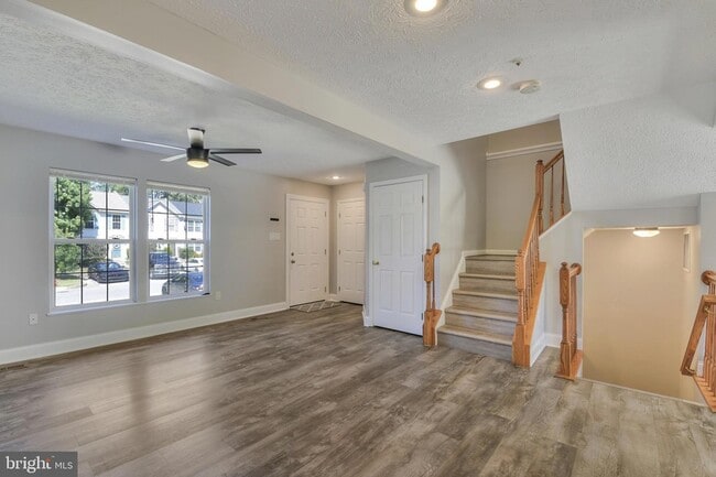 Building Photo - 27 Cutter Cove Ct