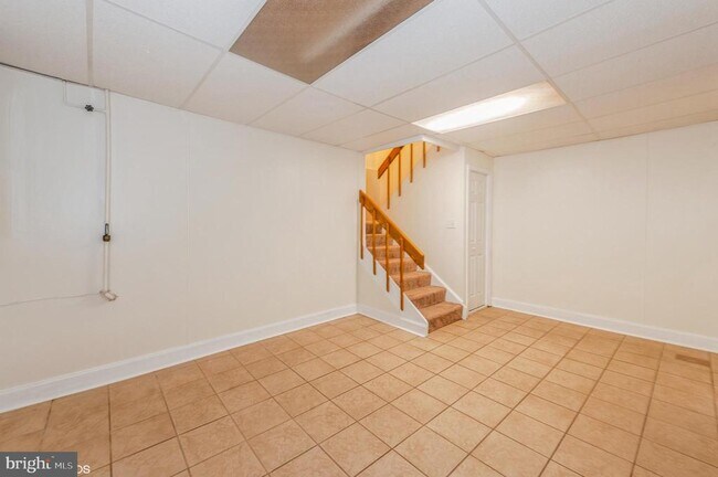 Building Photo - 19 Mooring Ct
