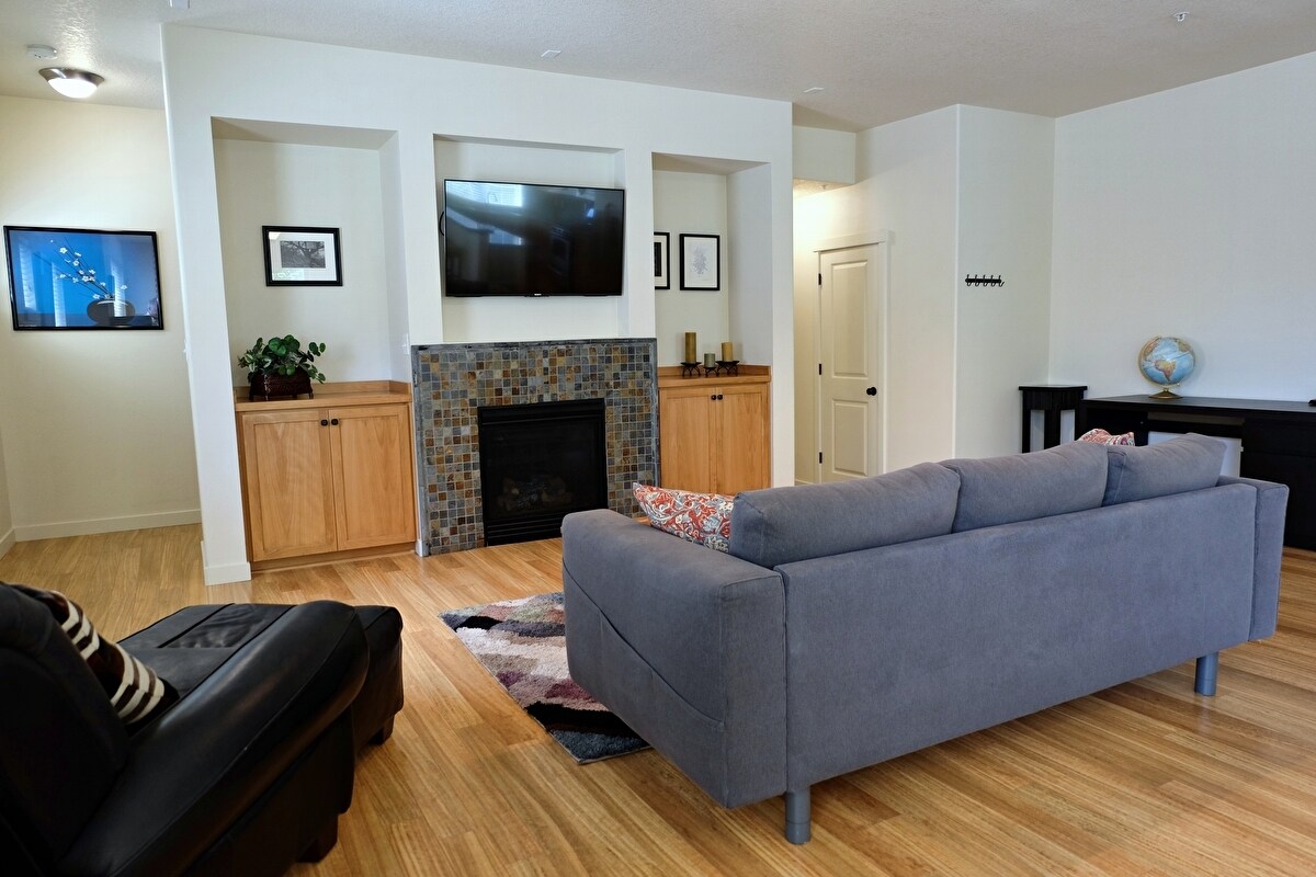 Building Photo - 618 NE Garswood Ln