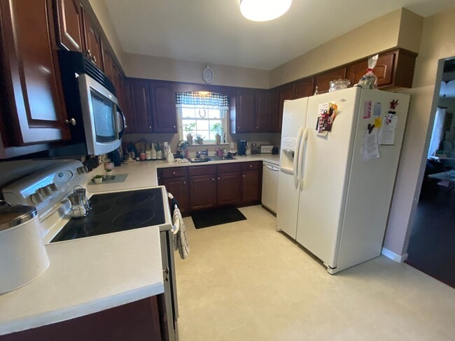 Building Photo - 206 N Bickett Rd