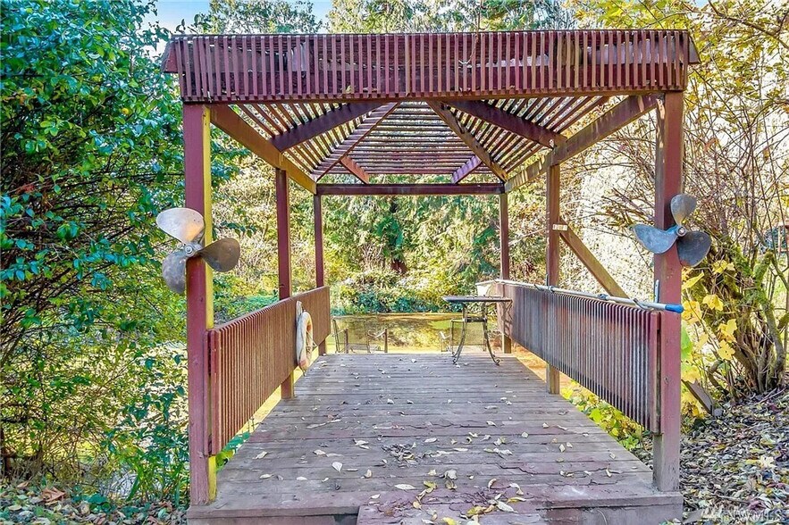 Building Photo - 23253 WA-534