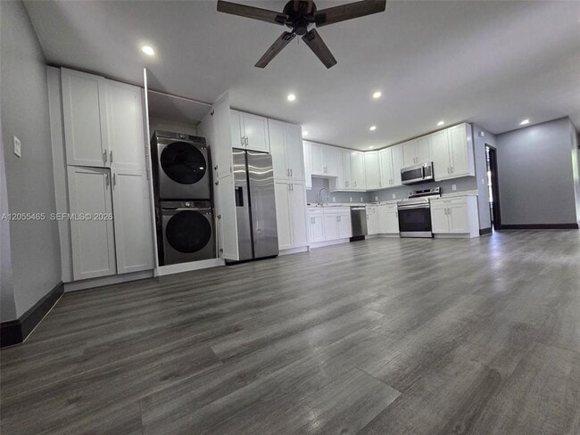 Building Photo - 8227 NW 39th St