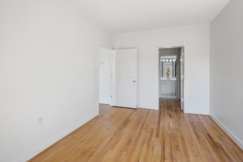 Building Photo - 1820 Lancaster St