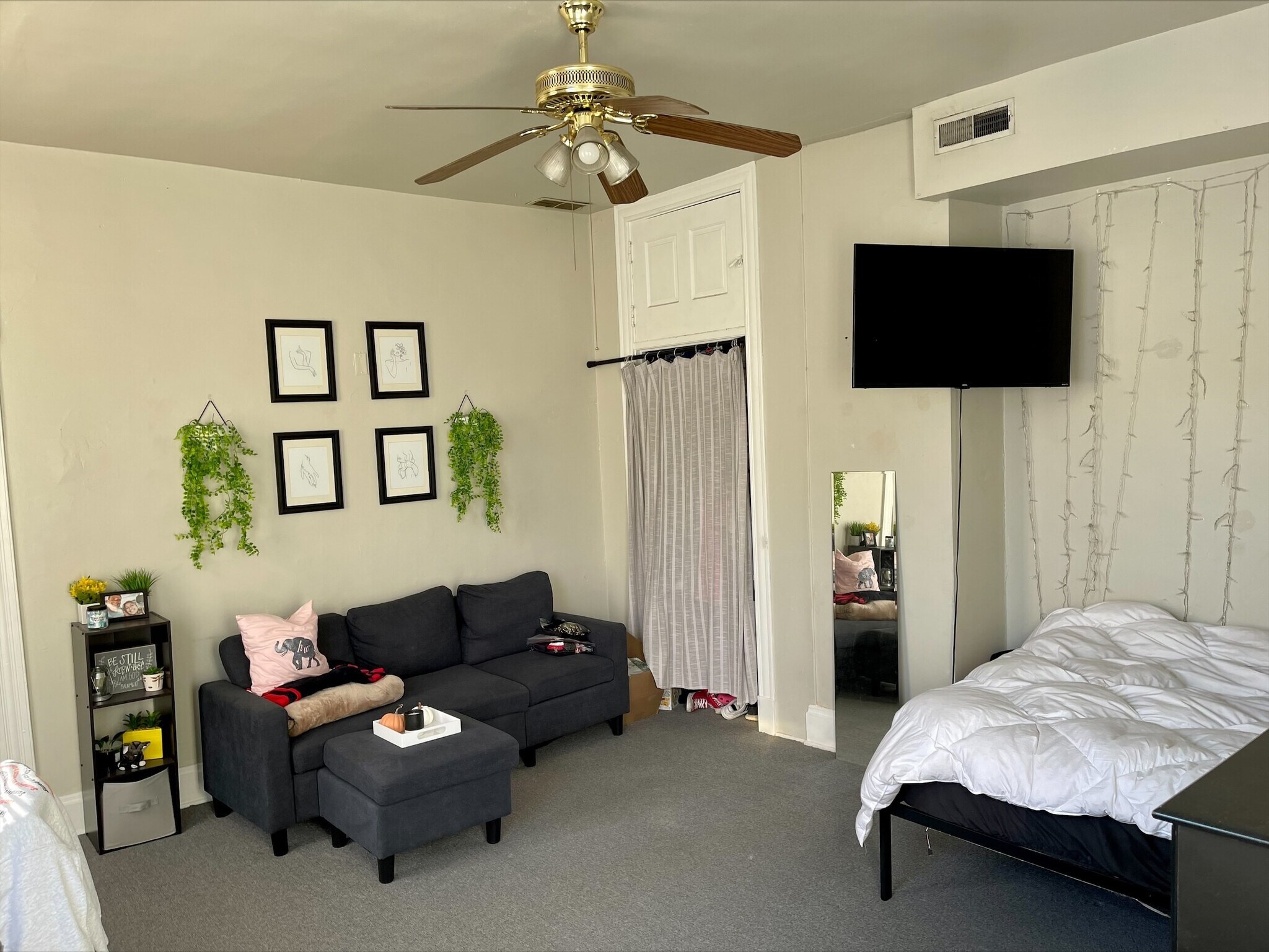 Building Photo - 2322 Stratford Ave