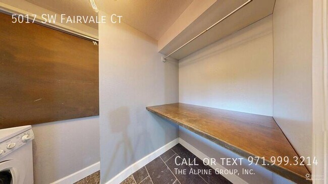 Building Photo - 5017 SW Fairvale Ct