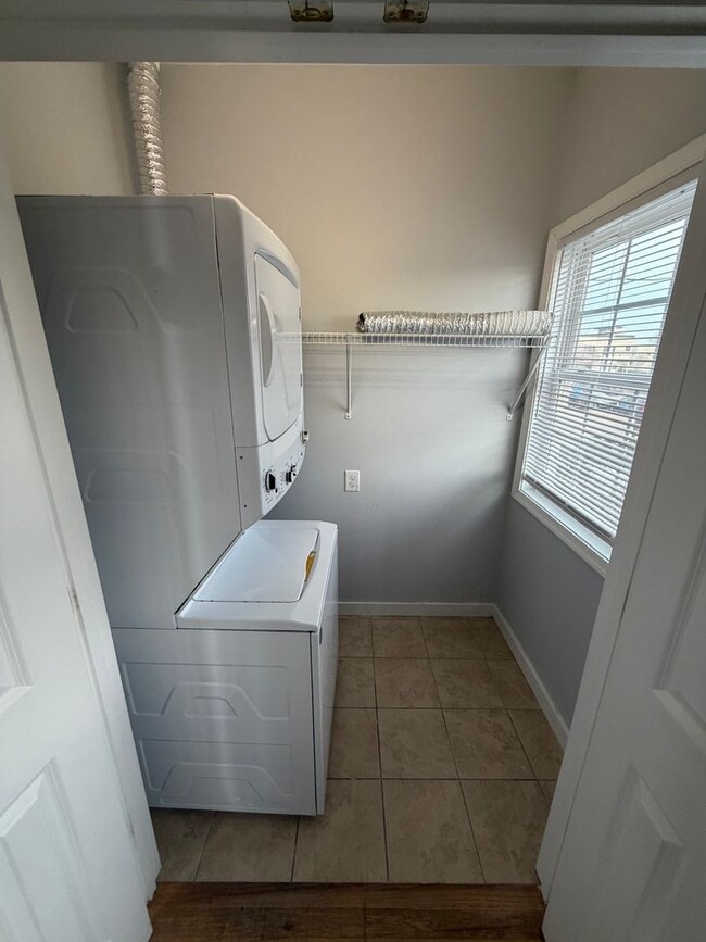 Building Photo - 1007 N 25th St