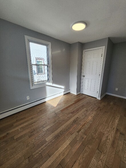 Building Photo - 980 Pembroke St