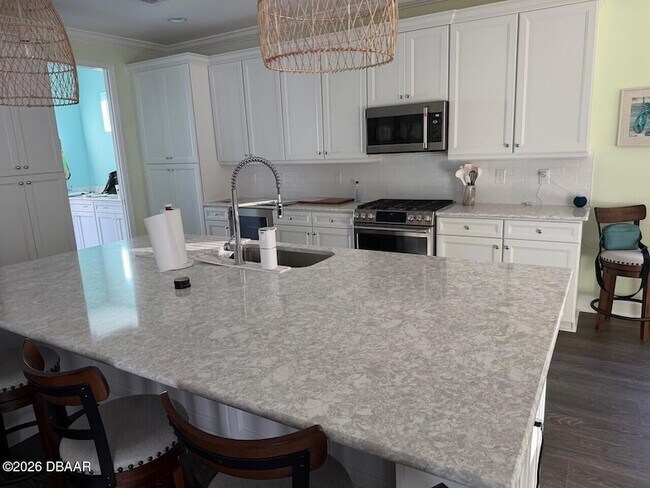 Building Photo - 621 Hang Loose Wy