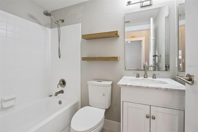 Building Photo - 7301 Spring Villas Cir