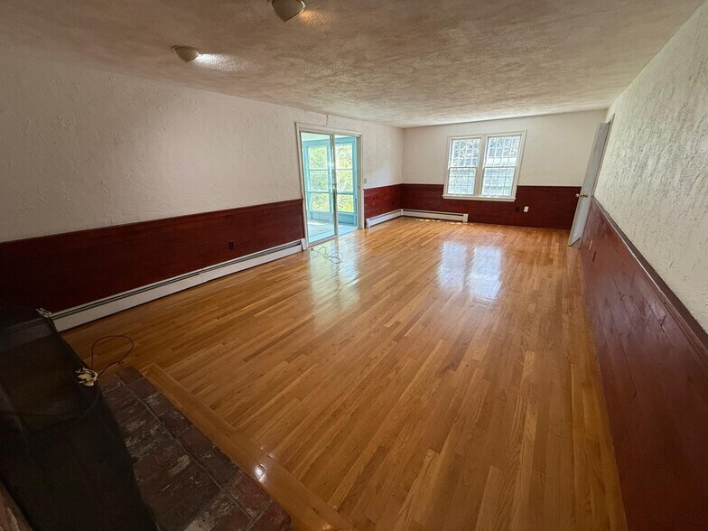 Building Photo - 5 Freeman Cir