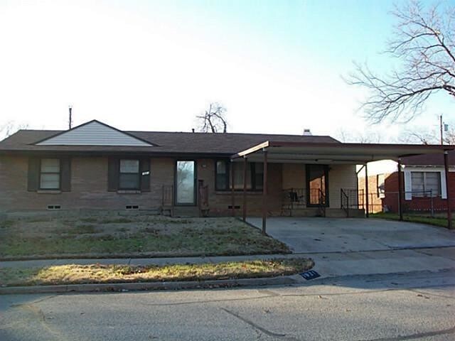 Primary Photo - 1021 Lexington Dr