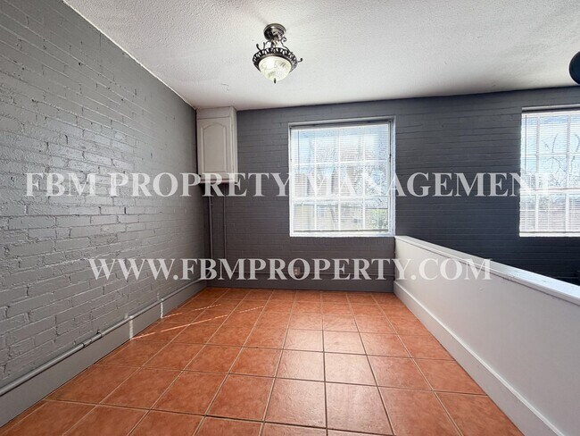 Building Photo - 1300 W Main St